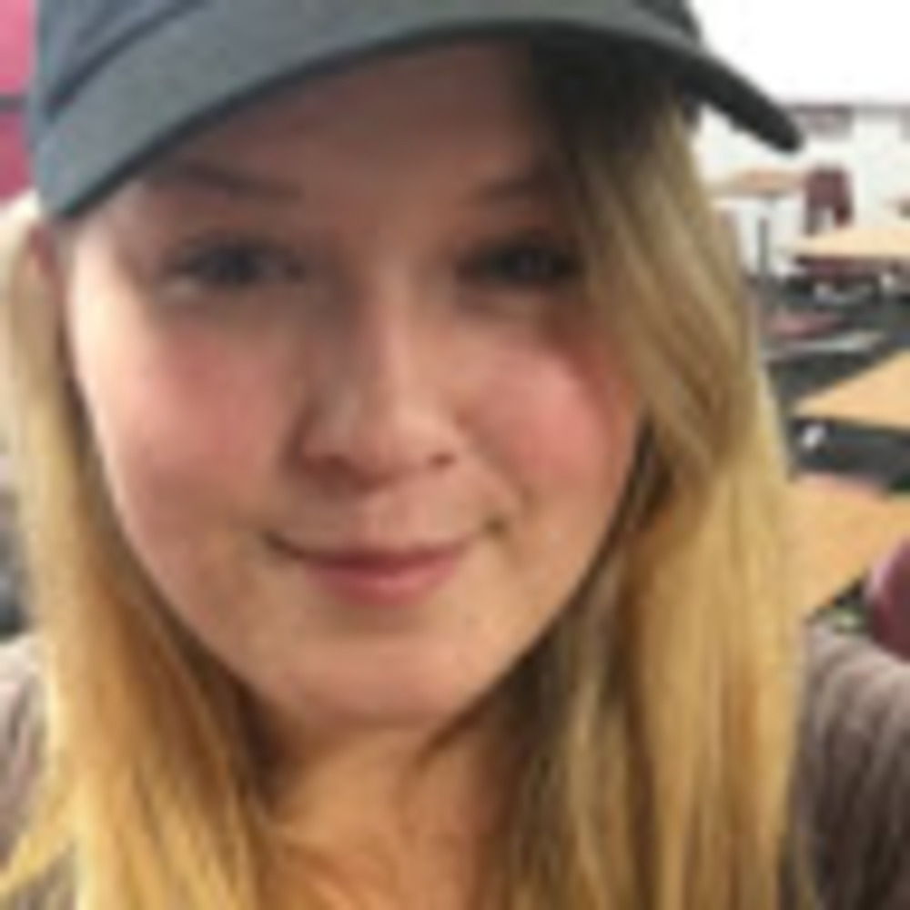 Meet your Posher, Chloe